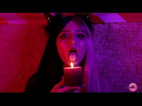 ❤️ Blowjob paiseanta ó Sexy Succubus le Comhlíonadh Béil ❤️ Físeán gnéis linn ❤